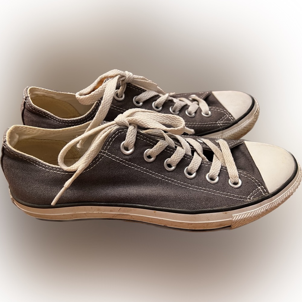 Converse - Picture 2 of 2
